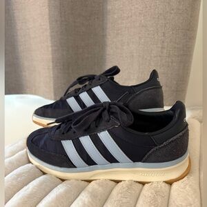 Adidas navy and blue Sneakers
